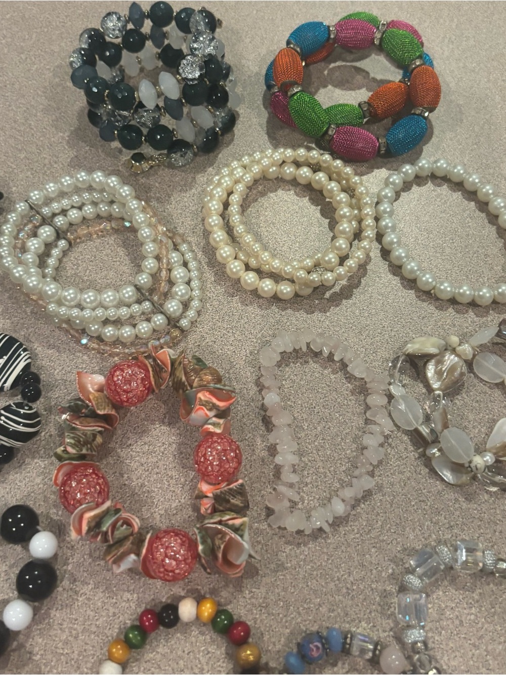 22 Bracelets Assorted - Picture 3 of 4